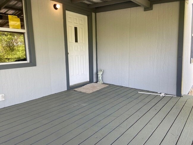 Building Photo - Single Family Home in Downtown Hollister