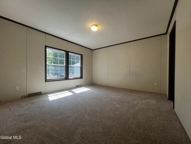 Building Photo - 362 Hoags Corners Rd