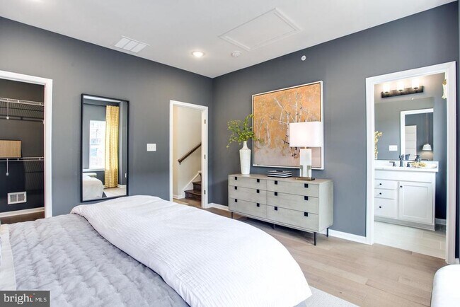 Building Photo - 2571 Hopton Ln