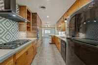 Building Photo - 502 Sunrise Cir