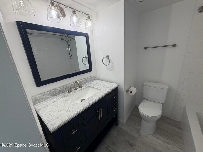 Building Photo - 5000 Ocean Beach Blvd