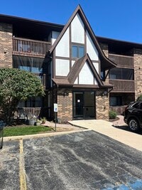 Building Photo - 10620 Ridgeland Ave