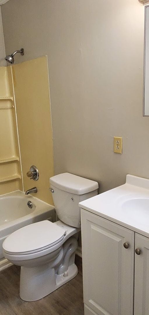 Building Photo - MOVE-IN READY!