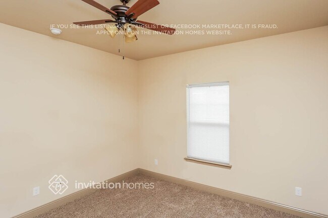 Building Photo - 405 E Aimee St