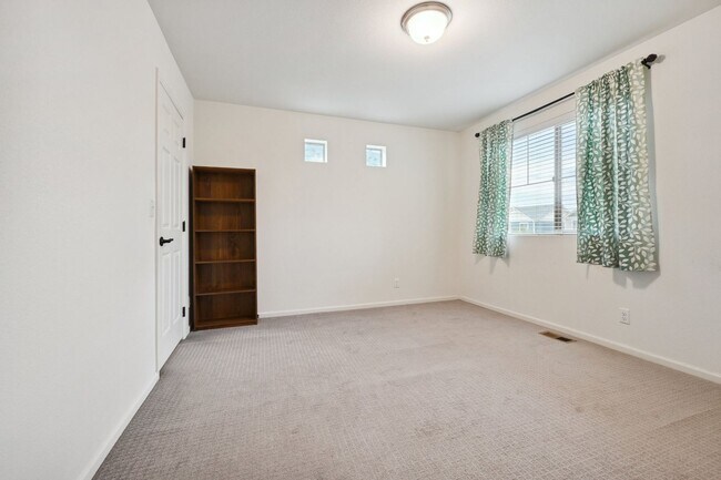 Building Photo - 3 Bedroom Single Family in Denver