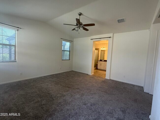 Building Photo - 3923 E Desert Broom Dr