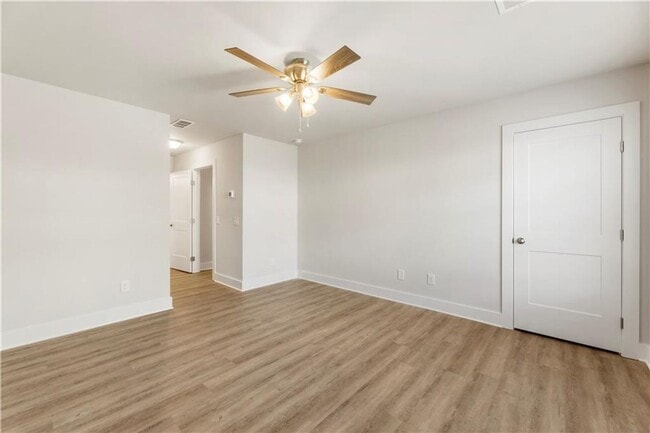 Building Photo - 3 bedroom/2.5 bath Like New in Forsyth Cou...