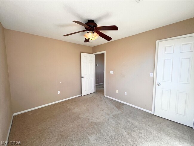 Building Photo - 6067 W Dewey Dr