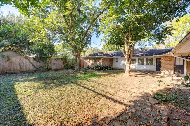 Building Photo - 1107 Blue Willow Dr