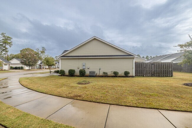 Building Photo - 1043 Wildfire Cir