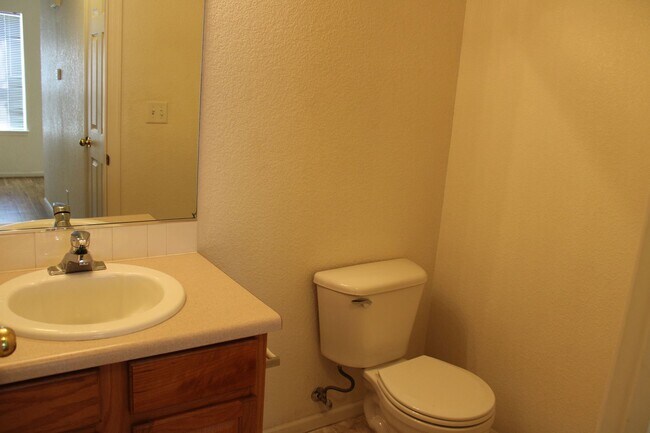 Building Photo - Rent Reduced! 3 Bedrooms, 2.5 Baths & a Layout Designed for Living