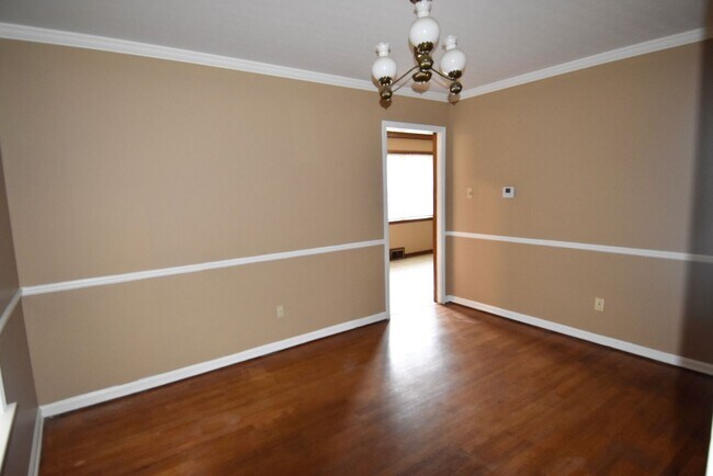 Building Photo - Spacious 4-Bedroom Home in Memphis-Comfort & Convenience!