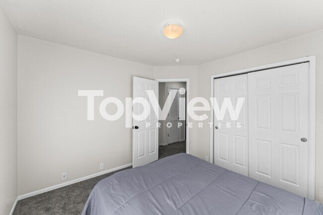 Building Photo - 2259 Falkirk Dr