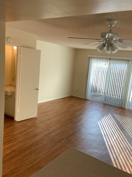 Building Photo - 21107 Victor St