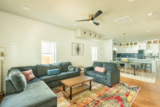 Building Photo - 3209 Ave N Ursuline St