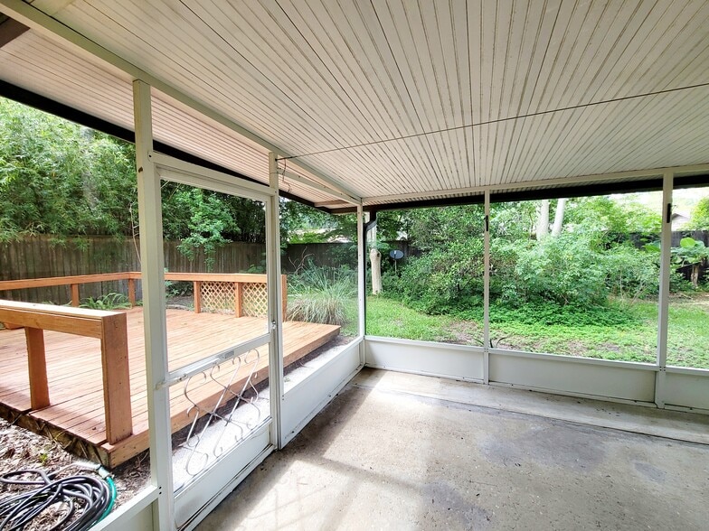 Building Photo - 2260 NW 36th Pl