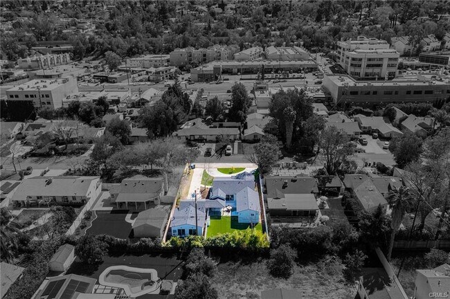 Building Photo - 22919 Leonora Dr