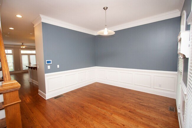 Building Photo - 839 Inman Vlg Pkwy NE