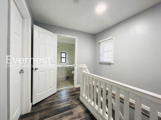 Building Photo - 303 Kirk Ave