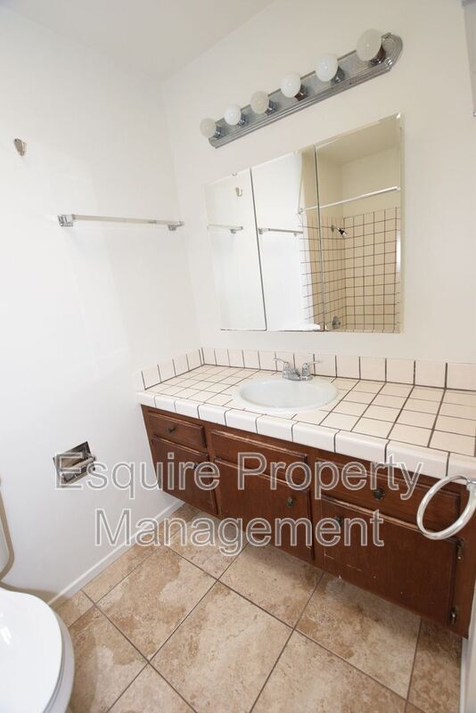 Building Photo - 1035 Woodgate Ct