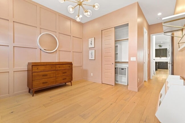 Building Photo - 4533 E Devonshire Ave