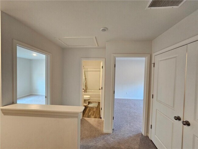 Building Photo - 504 Pemberton St