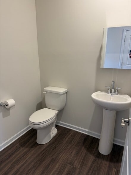 Bath 3 - 1842 Pheasant Trace Cir