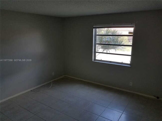 Building Photo - 8605 W Sample Rd