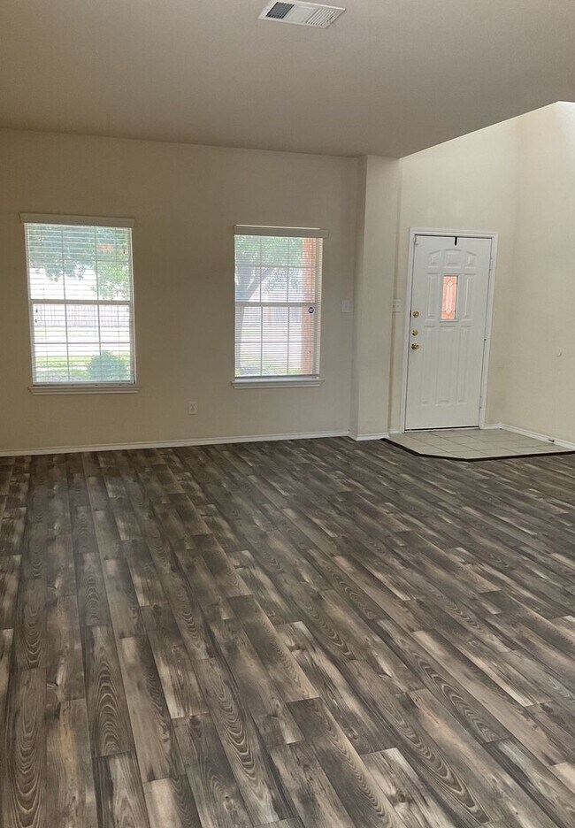 Building Photo - 4302 Cessnock Dr