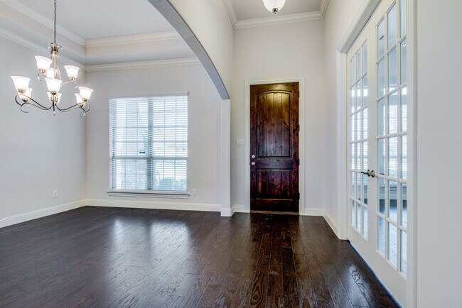 Building Photo - 720 Sandbox Dr