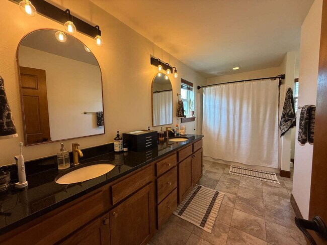 Building Photo - Stunning Single Level Home with Sprawling Fenced Yard