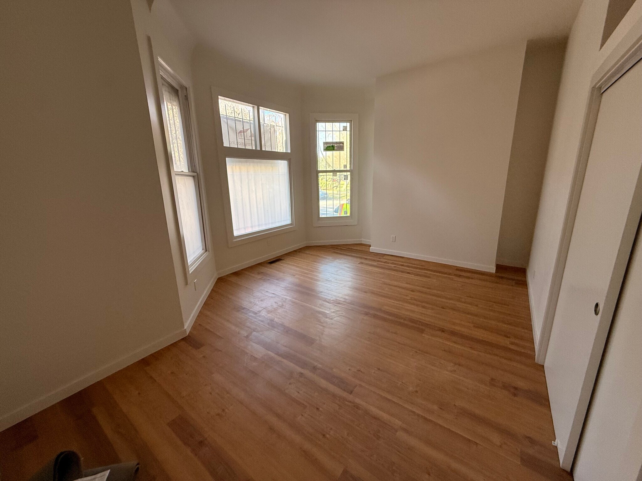 Building Photo - 1387 Oak St