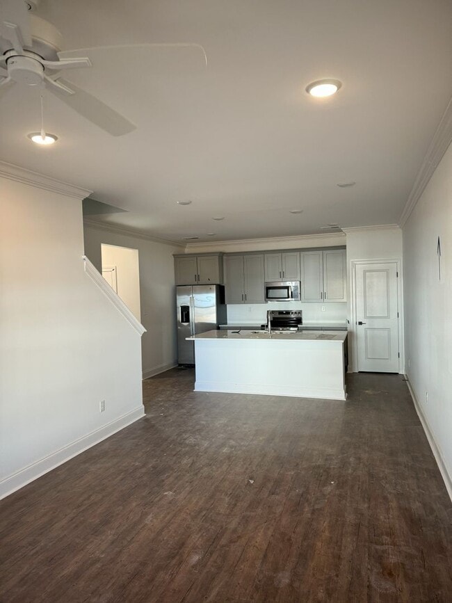 Building Photo - 503 South Grove