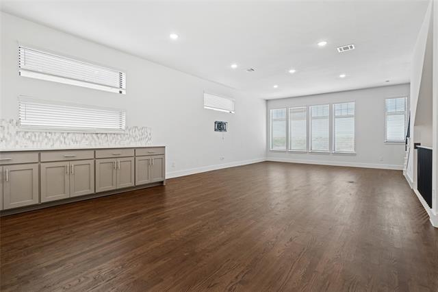 Building Photo - 714 Resort Dr