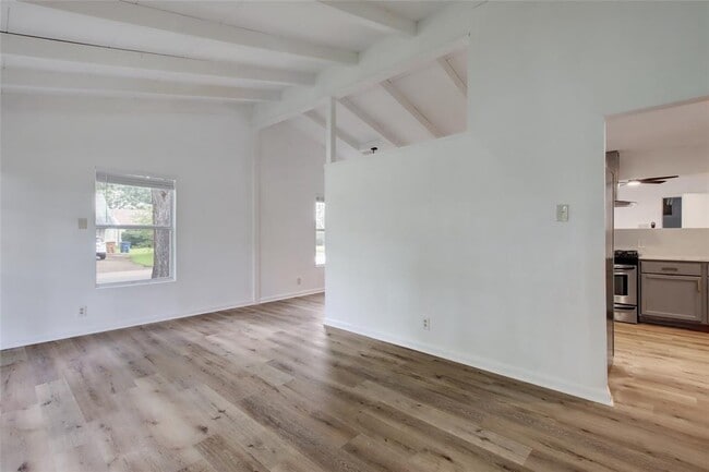 Building Photo - 1906 Morrow St