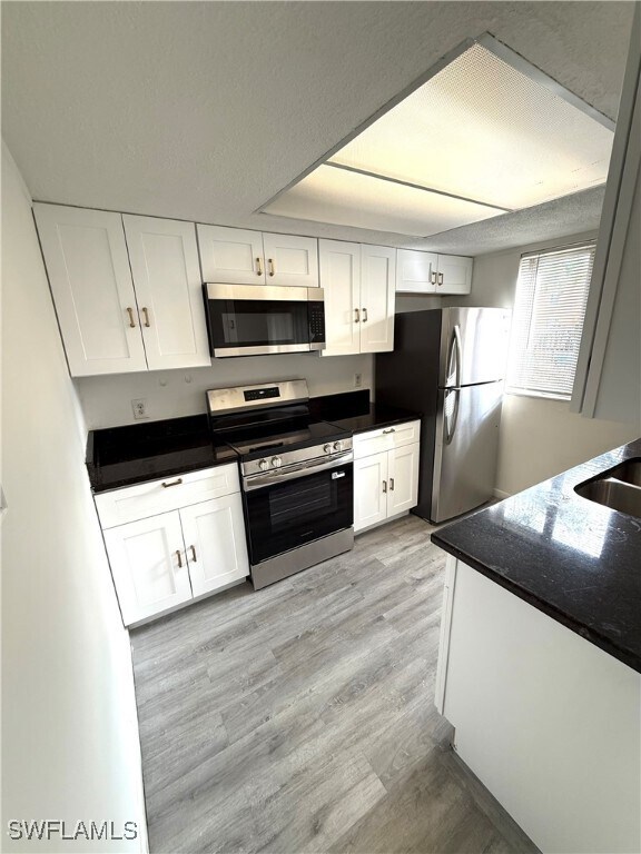 Building Photo - 12666 Kenwood Ln