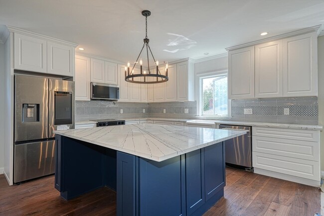 Building Photo - 369 Grant St