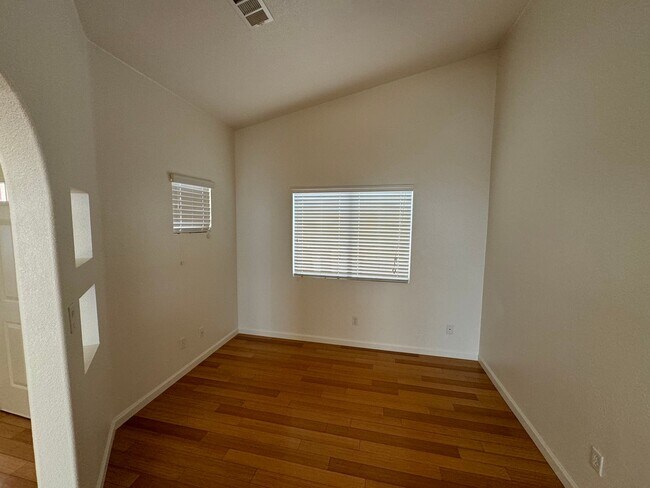 Building Photo - Single Story Home In The Heart Of Summerli...