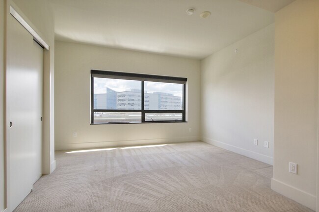Building Photo - Gorgeous 2 Bedroom/2 Bathroom Condo for Rent at The 88