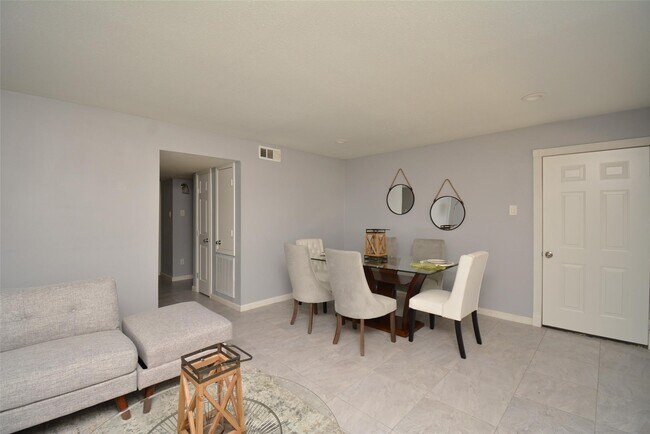 Building Photo - 12633 Memorial Dr