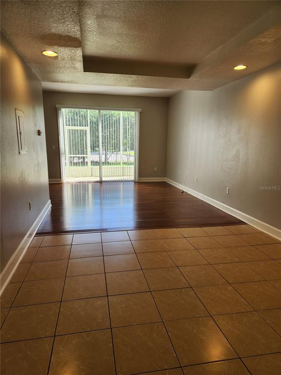 Building Photo - 615 Founders Dr