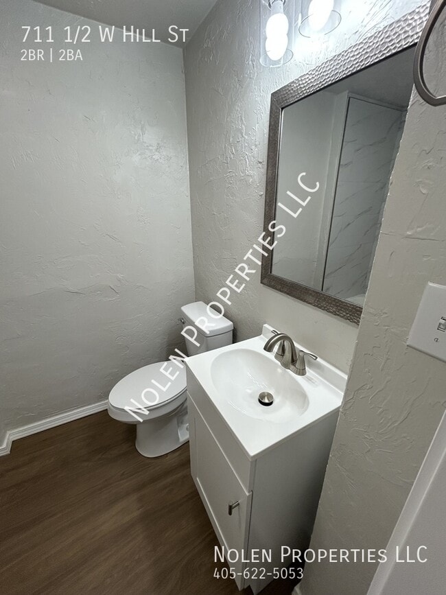Building Photo - 711 1/2 W Hill St-