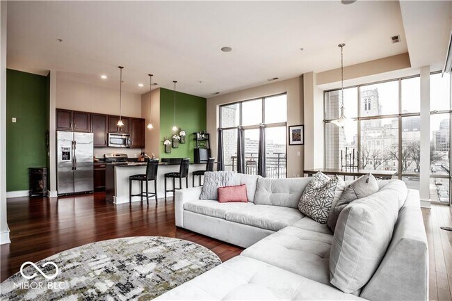 Building Photo - 802 N Meridian St