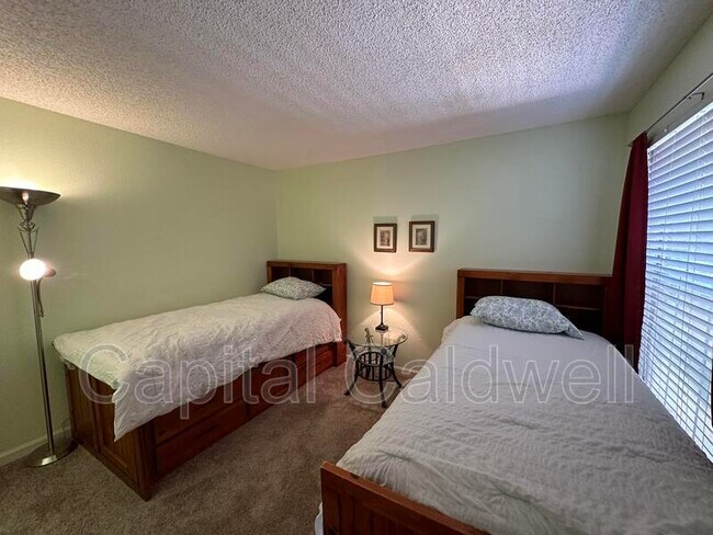 Building Photo - 2500 Winding Creek Blvd