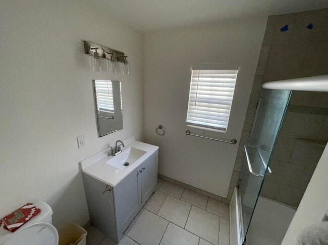 Building Photo - 5741 E 23rd St