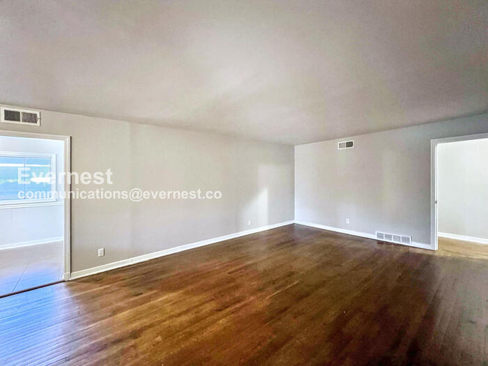 Building Photo - 4146 Rhodes Ave