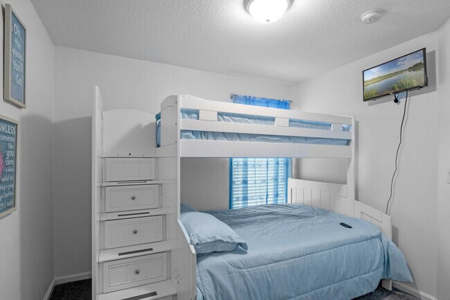 Building Photo - 15730 Bay Vista Dr