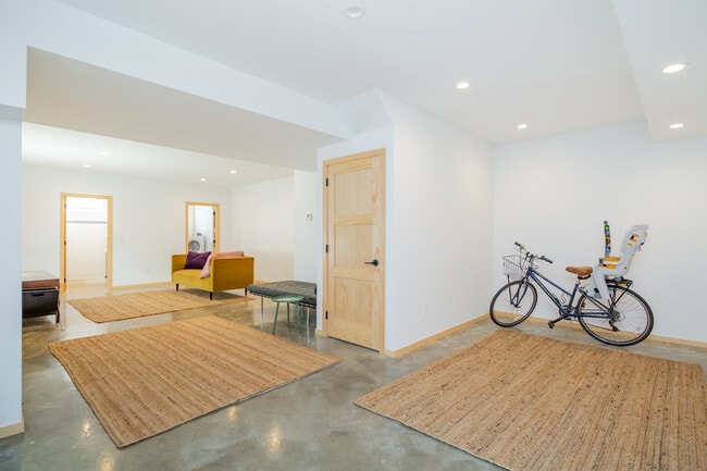 Building Photo - 22 St Mary's Rd