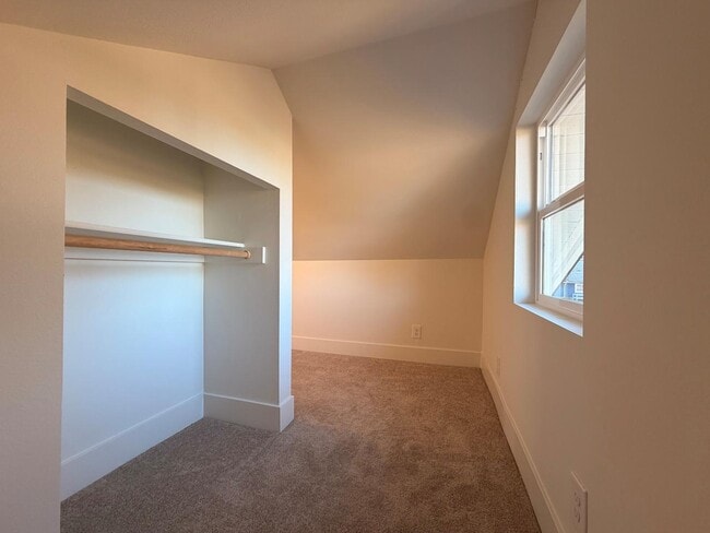 Building Photo - 17775 SW Alexander St