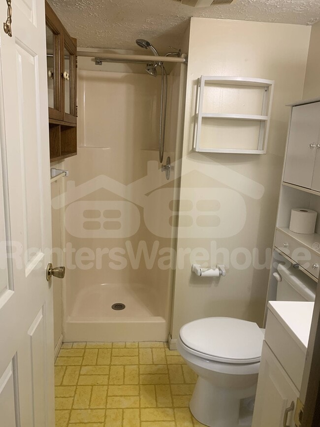 Building Photo - 7107 Avesbury Ln